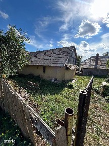 De vanzare casa batraneasca locuibila si teren de 5000mp, Pret 39900e