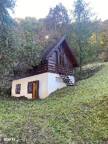 Doua case de Vacanta cu 63 ari Teren