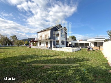 CASĂ 5 CAMERE TEREN 1600 MP CAMPULUNG