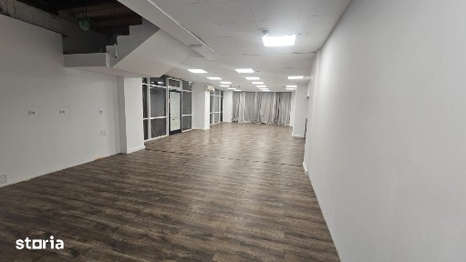 Spațiu comercial b-dul Vlahuta, 567 mp, D+P, parcare, avizat ISU.