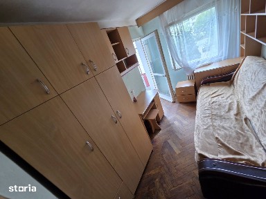 Apartament 4 camere decomandat Manastur str Brates etaj 1