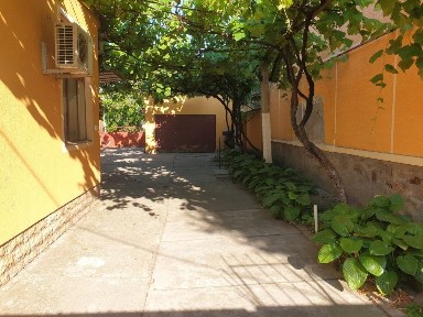 Vând casă în Pârneava, teren 953 mp
