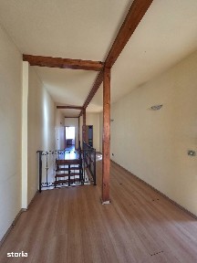 Vand apartament la casa,zona centrala