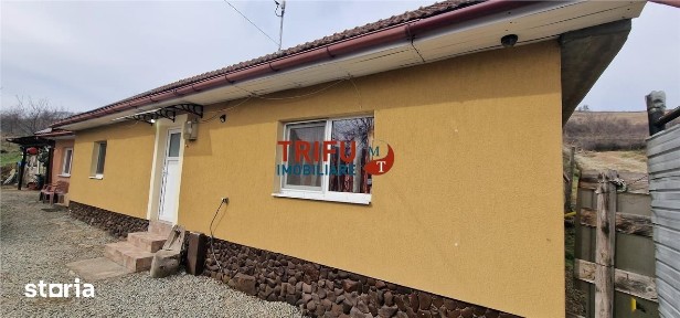 Casa de vanzare 3 camere zona Sard