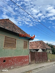 Casă de reabilitat în Cricău cu 2996mp teren