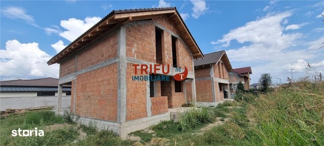 Casa P+M individuala la rosu de vanzare zona Arex