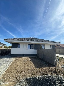 CASA PE PARTER CU POSIBILITATE MANSARDARE ALBINA INTRARE TOATE UTILITA