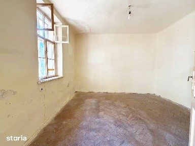 Apartament cu 1 cameră la curte - central