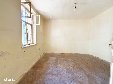 Apartament cu 1 cameră la curte - central