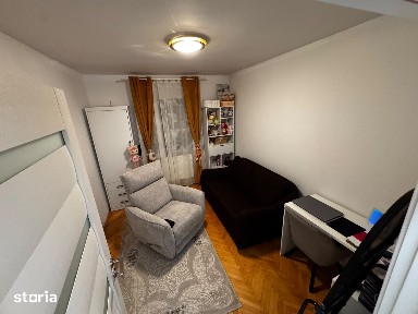 Etaj 2 Ap 4 Camere 2 Bai bloc 1987 zona Cug