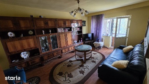Vand ap cu 3 camere str. Bucuresti