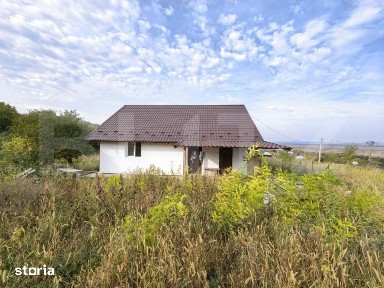 Casa individuala, 100 mp, 3.018 mp teren, zona Comarna