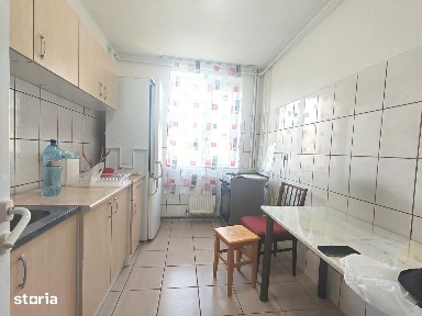 Apartament 3 camere Craiovei, etaj 2, mobilat/utilat, centrala proprie