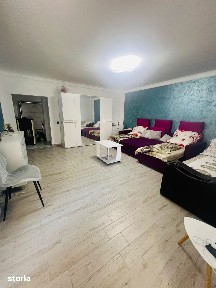 Apartament cu 2 camere la curte comuna, zona centrala