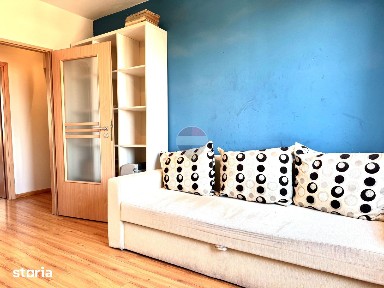 Apartament cu 3 camere de închiriat blocul Cicero
