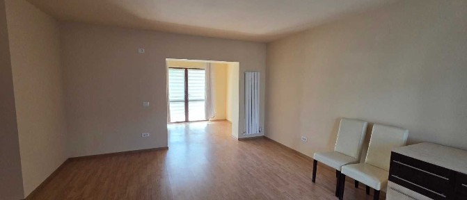 Inchiriez apartament cu 3 camere, 2 locuri de parcare, grădină și terasă - Valea Adanca, str Bazei