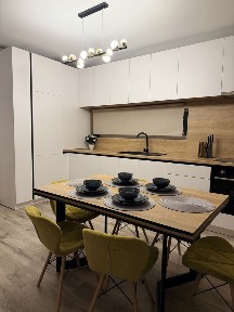Inchiriez apartament 2 camere, zona BMW