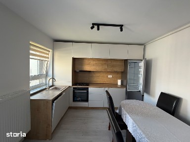 Apartament 3 camere, Tractorul