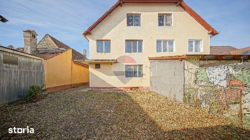Casă tip duplex cu teren generos de 1.171 mp, Sânpetru