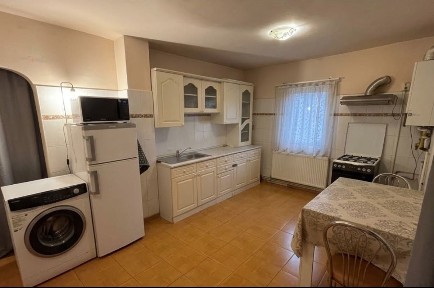 Vând Apartament 3 camere, Complexul Studențesc, 2 băi,centrală proprie