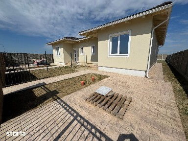 Casa pe parter - 3 camere / Drum Asfaltat - 67mp/utili - 125.000 E