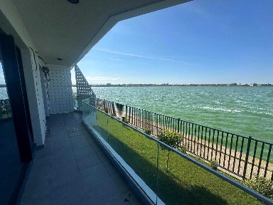 Apartament 3 camere - vedere frontala la lac - Lake On - parter