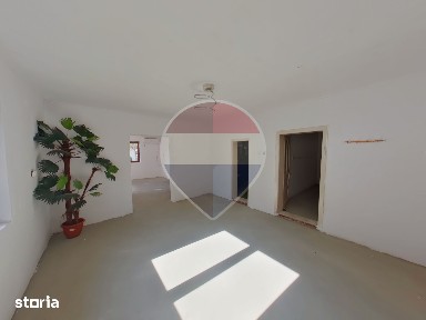 Casă renovată cu 6 camere | Crăciunești, Maramureș
