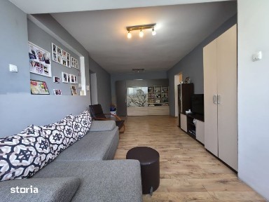 Apartament 3 camere, 50 mp, zona Sasar