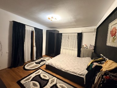 Vand apartament 3 camere