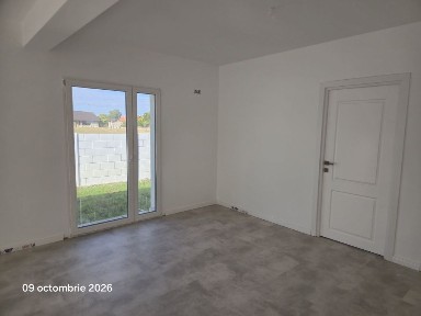 Casa de vânzare, de tip duplex
