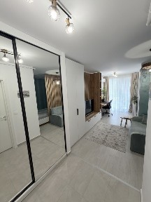 Garsoniera Hils Brauner Proprietar