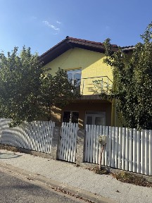 Inchiriez casa duplex 3-4 dormitoare,3 bai,buc mobilata