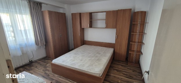 Apartament cu 3 camere Zona Centrala la ETAJUL 3 !