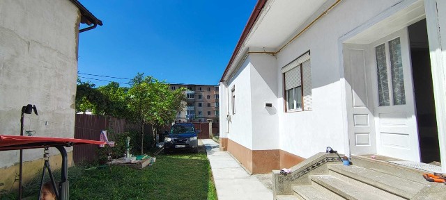 Vand casa cu 5 camere in Rasnov
