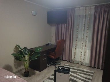 Vand apartament 3 camere