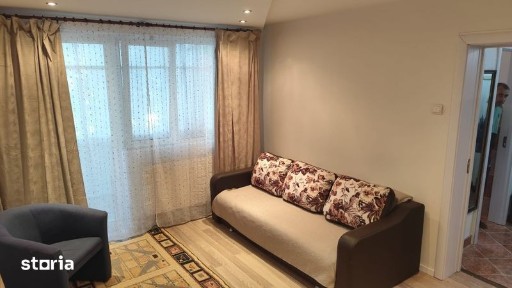 Închiriez apartament