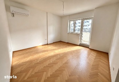 PROMOTIE Apartament 3 camere decomandat/curte de 44mp/Metrou Berceni