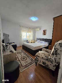 Garsoniera spatioasa de închiriat zona Billa Far Centrala proprie 300€