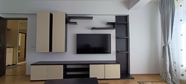 Apartament 2 camere de inchiriat. Parc si loc de joaca in fata blocului