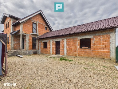 Casă la roșu D+P+M cu teren de 552 mp în Zădăreni