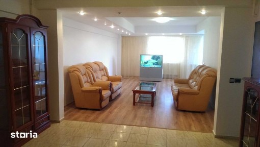 Vand Apt. 3 camere Bacau, langa Univ Bacovia, 115,74 mp plus boxa
