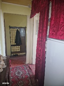 De vanzare apartament cu 3 camere, balcon, de renovat, 47000€