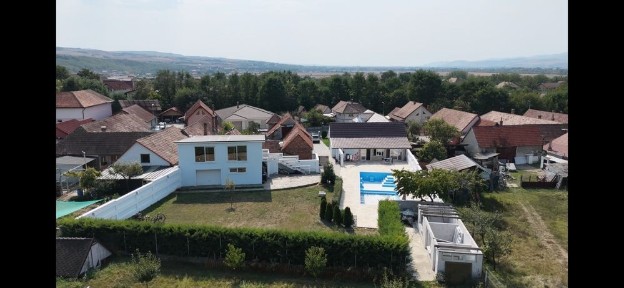 Casa cu piscină și teren 2.926 mp - Șeușa, Ciugud