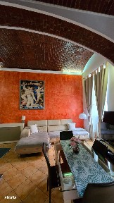 Apartament et 1 -56 mp-Cladire istorica-Parcare in curte-Piata Liberta