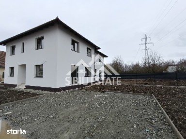 Casa tip duplex 5 camere, teren 400 mp, Selimbar acces usor