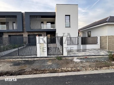 Duplex 5 camere, despărțit prin perete dublu, garaj. Dumbrăvița