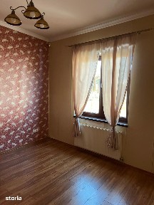 Inchiriez spatiu ultracentral, Pitesti, pretabil servicii, birouri