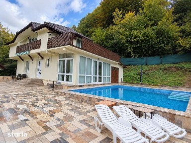 Casa de vanzare, 200 mp, zona Gropile Chiuzbai