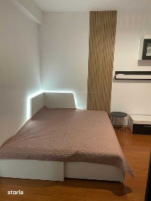 Garsoniera de vanzare cu birou si bucatarie inchisa