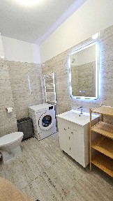 Direct proprietar! Inchiriez apartment 2 camere, parcare acoperita inclusa.